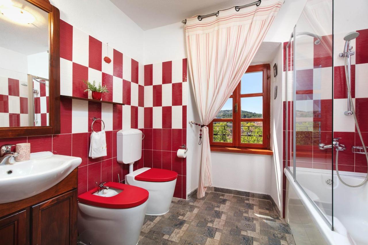Villa Vicina Heritage Villa For 9,Milna - Close To Restaurants And Shops Екстер'єр фото